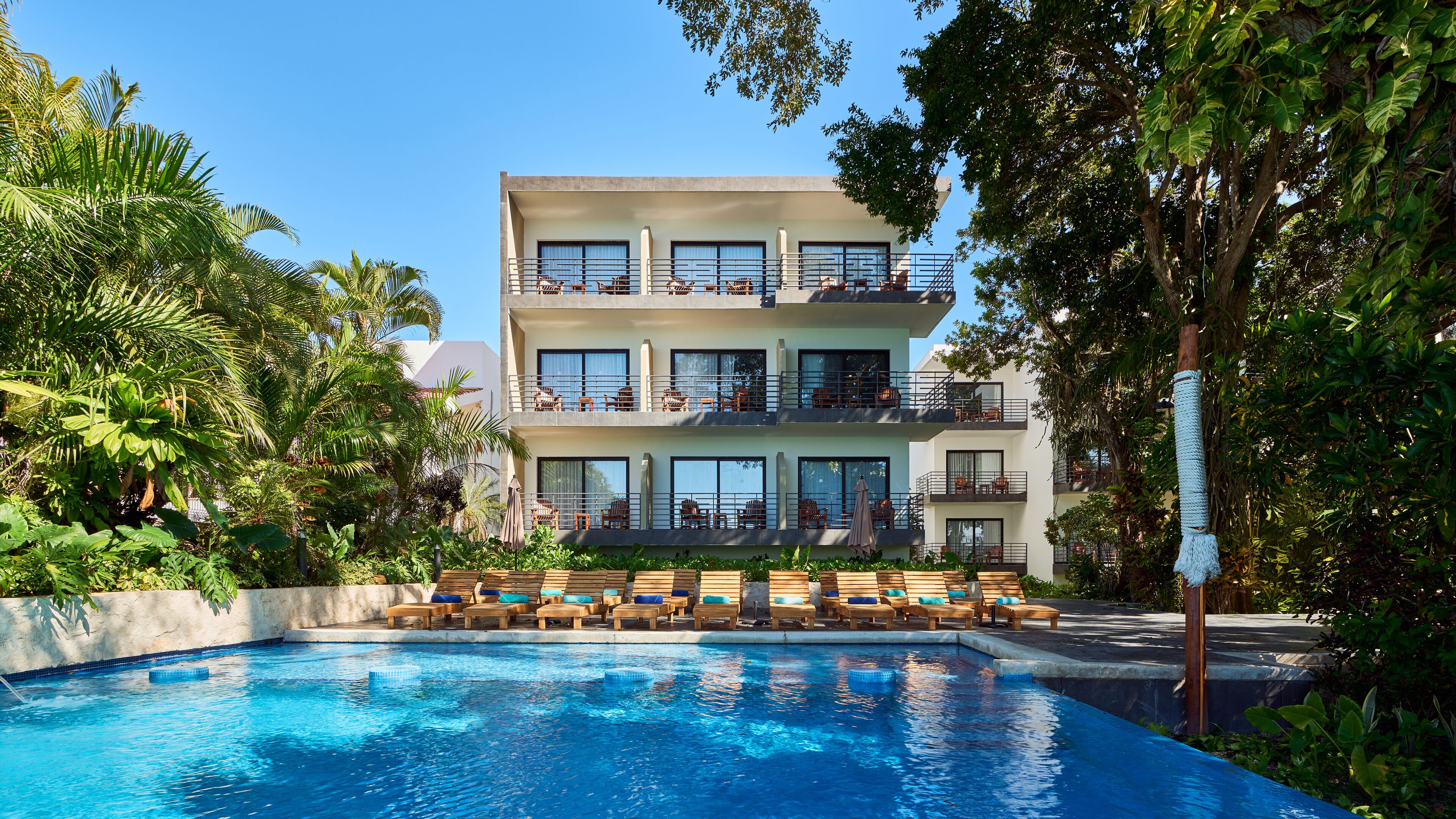 Cristalino Lagoon Front Hotel Restaurant & Spa