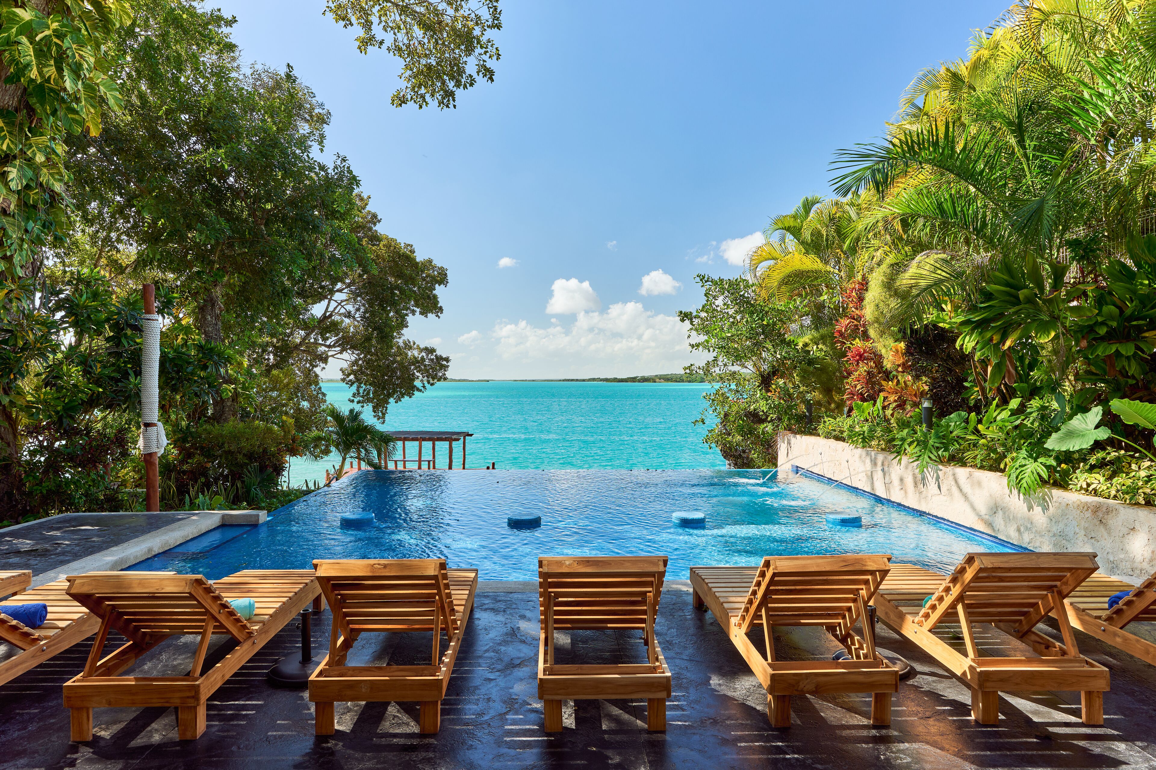 Cristalino Lagoon Front Hotel Restaurant & Spa