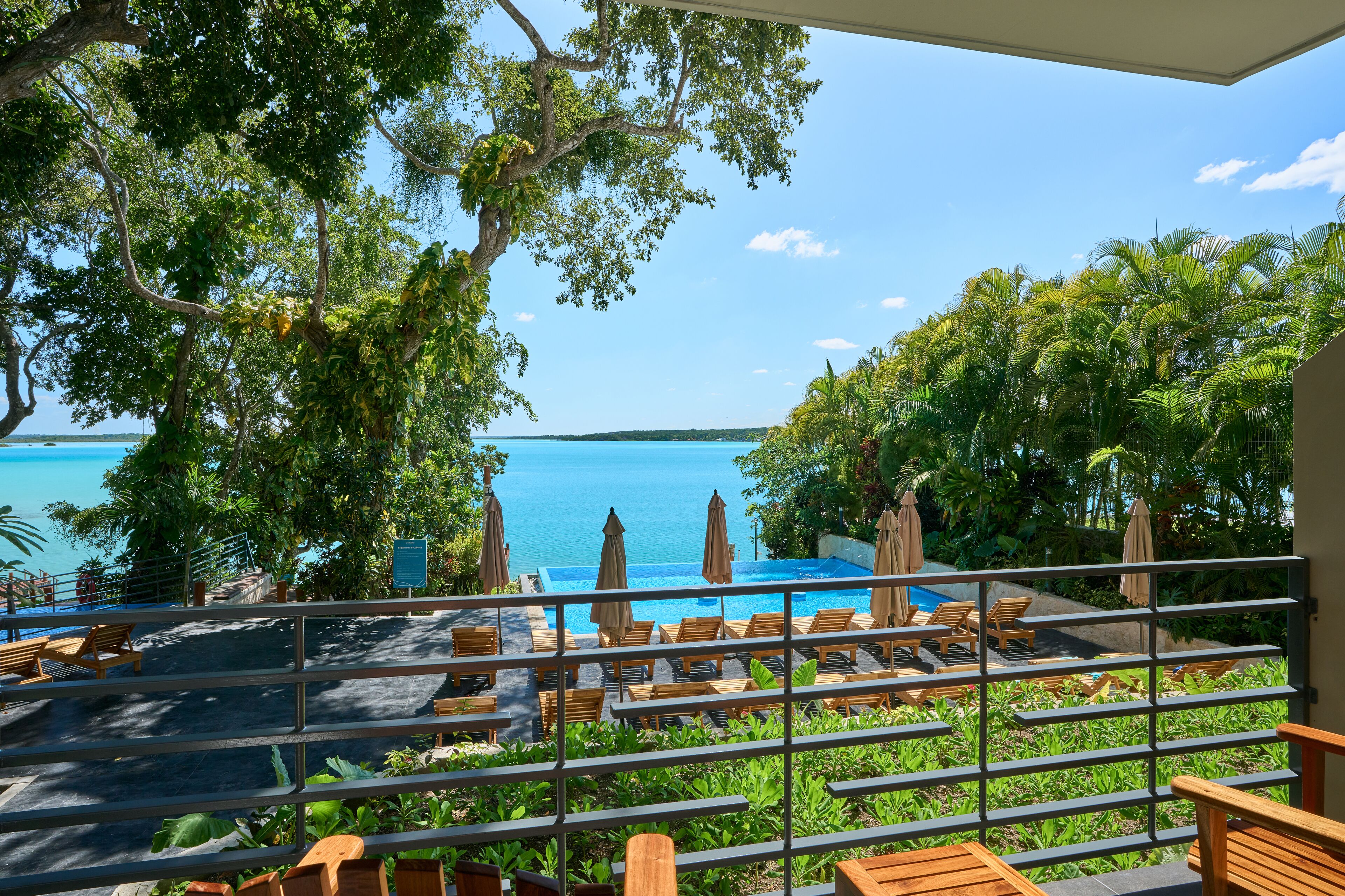 Cristalino Lagoon Front Hotel Restaurant & Spa
