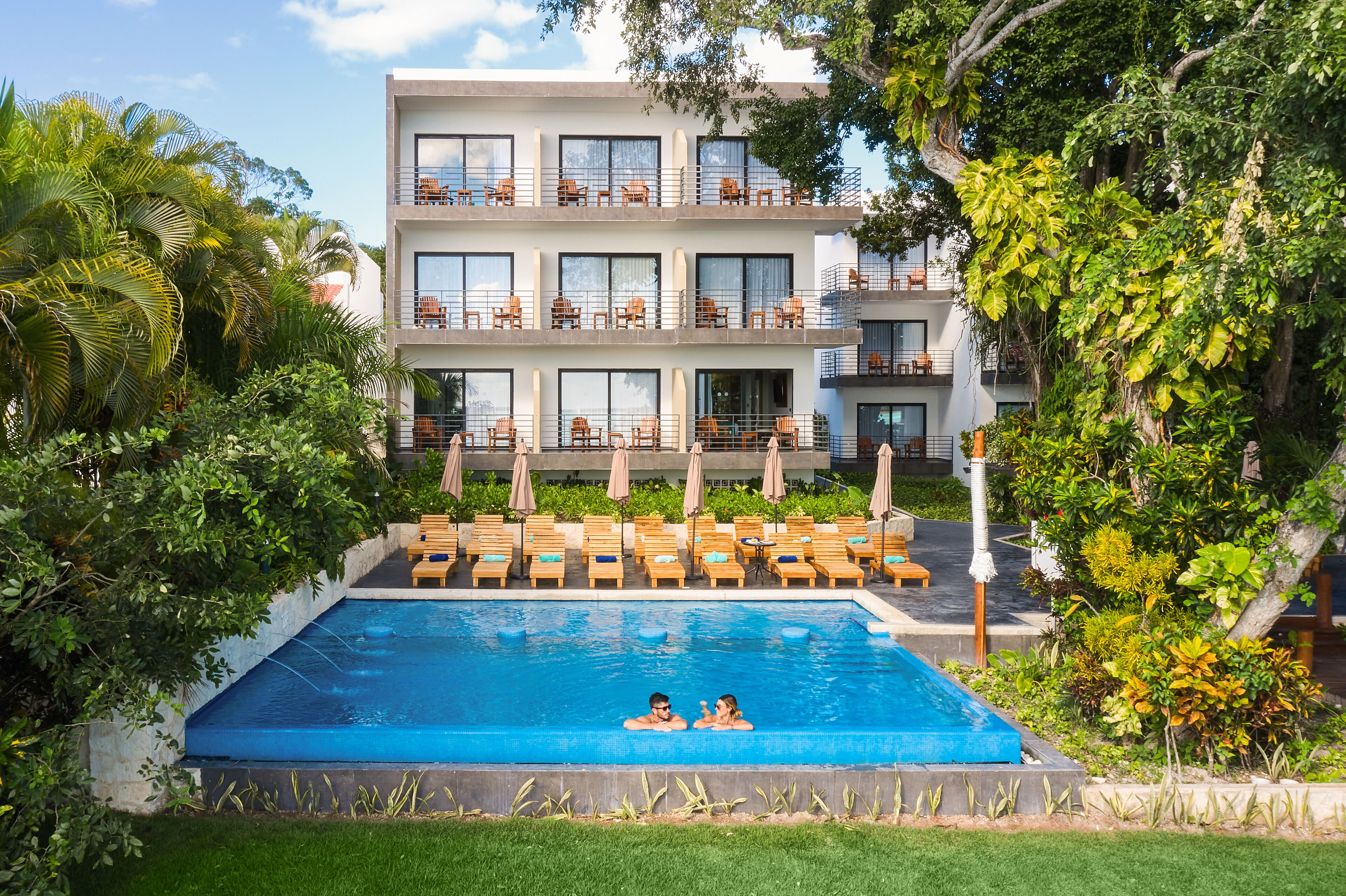 Cristalino Lagoon Front Hotel Restaurant & Spa
