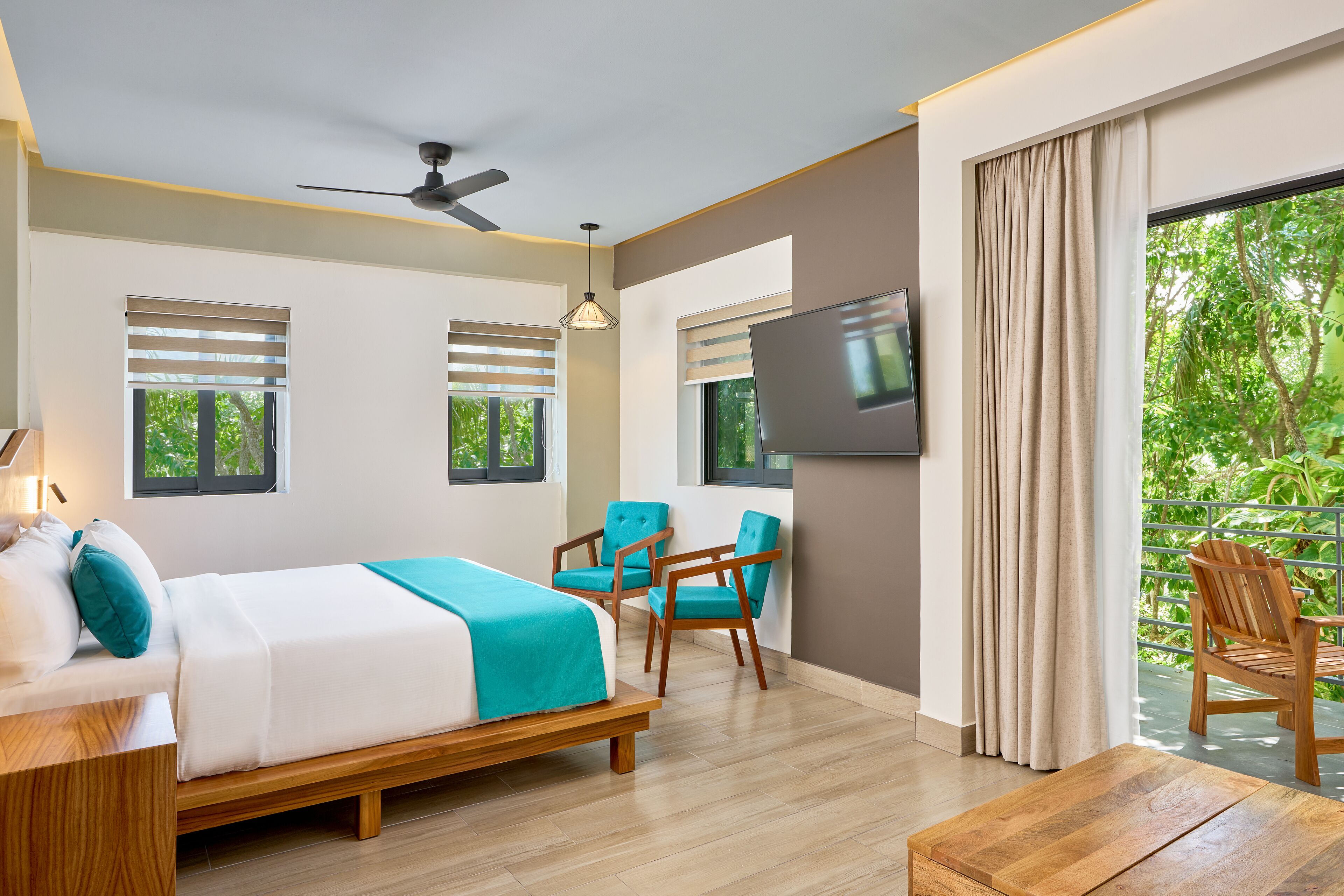 Cristalino Lagoon Front Hotel Restaurant & Spa