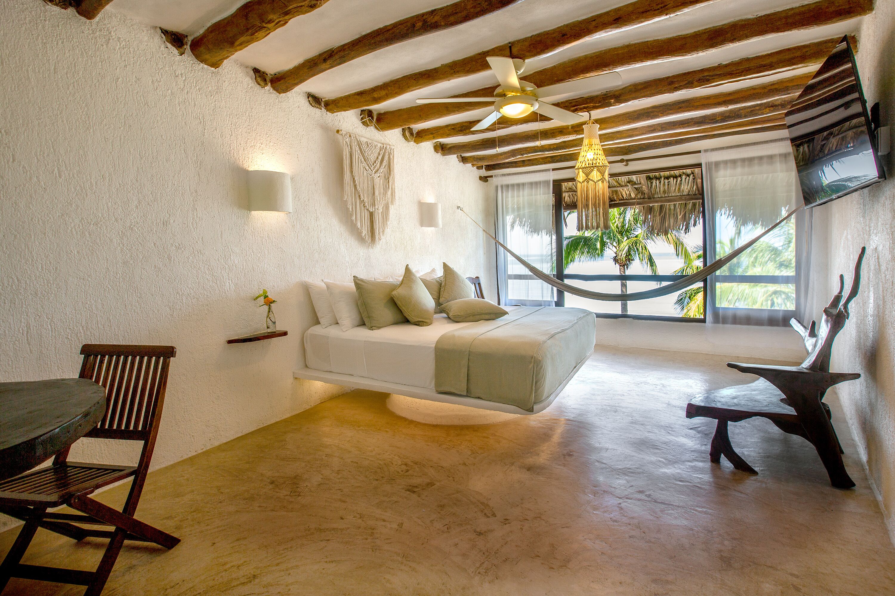 Beachfront Hotel La Palapa