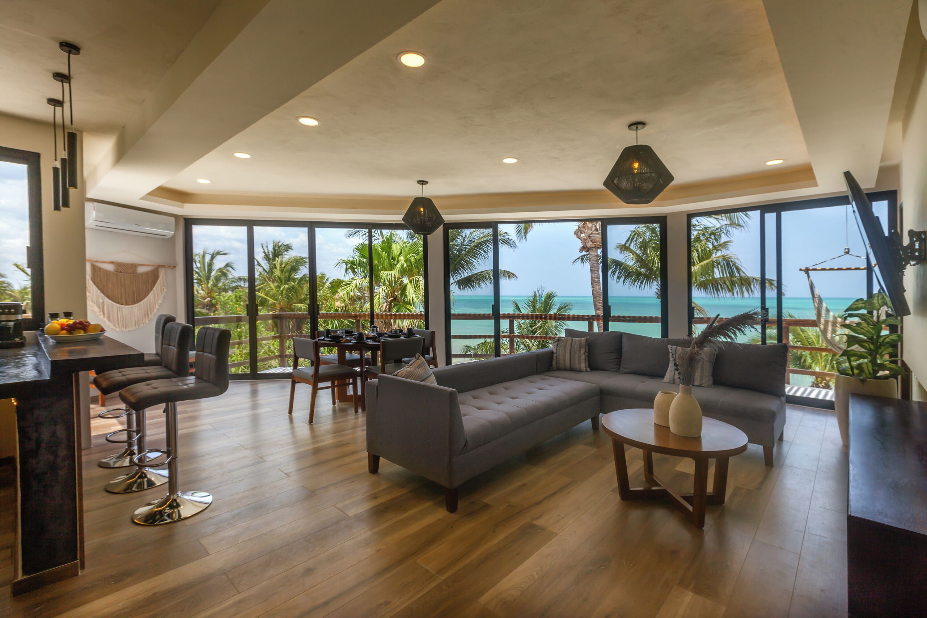 Beachfront Hotel La Palapa