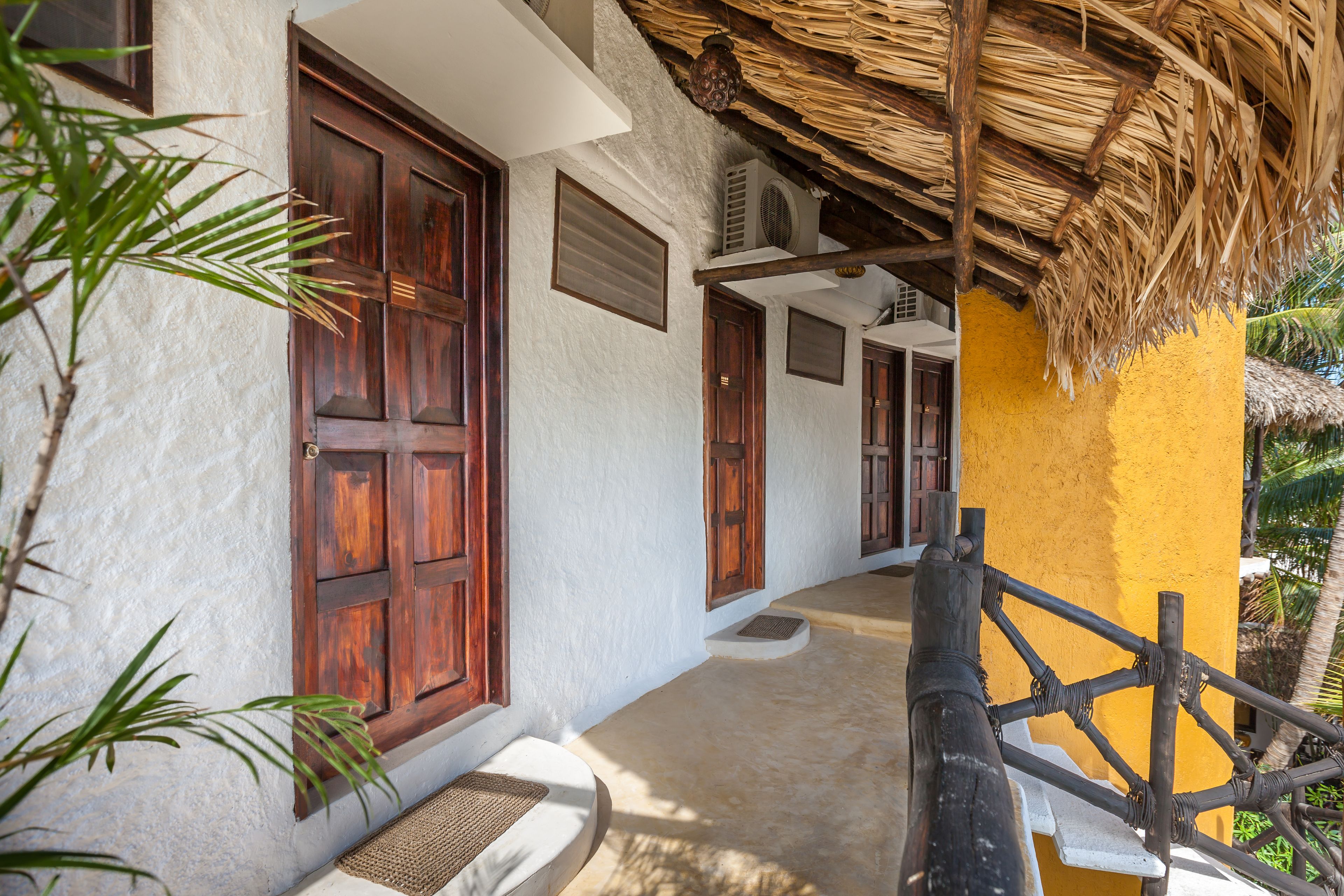 Beachfront Hotel La Palapa