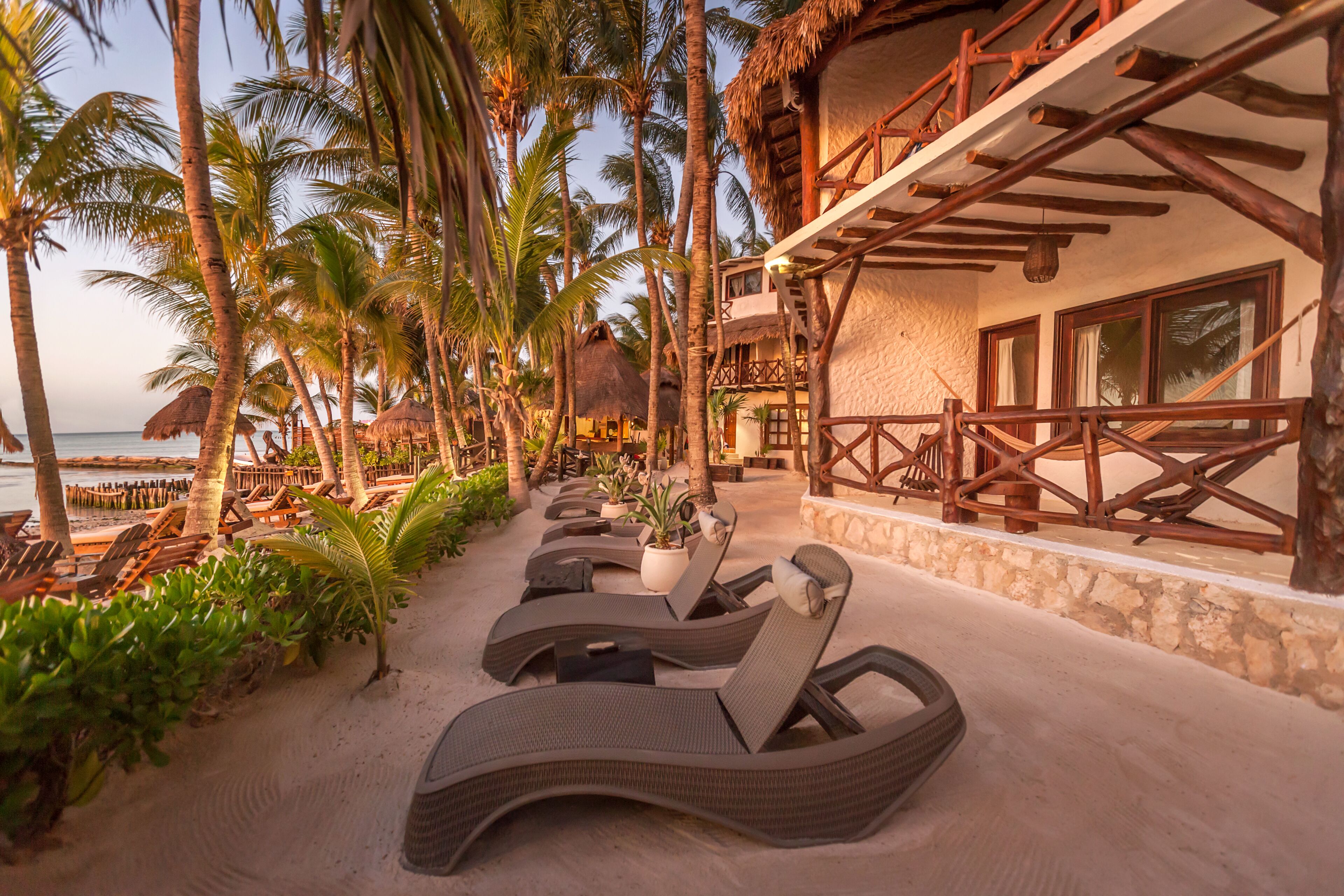 Beachfront Hotel La Palapa