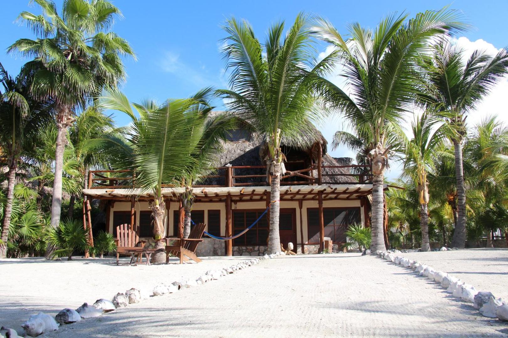 Holbox Apartments