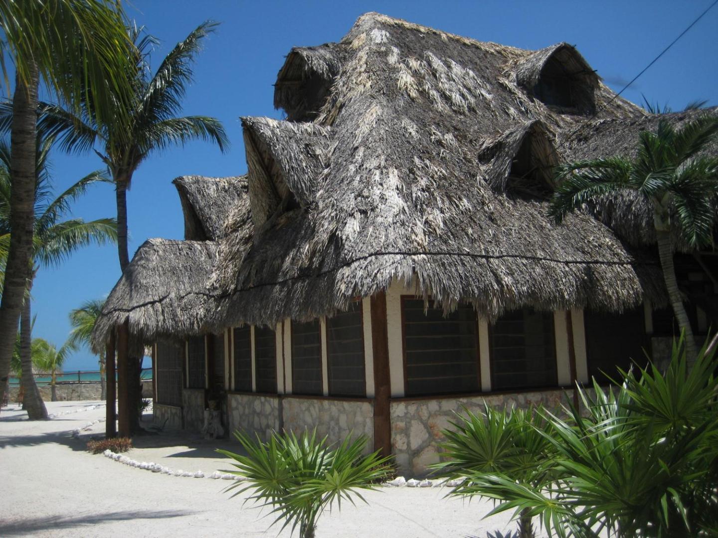 Holbox Apartments
