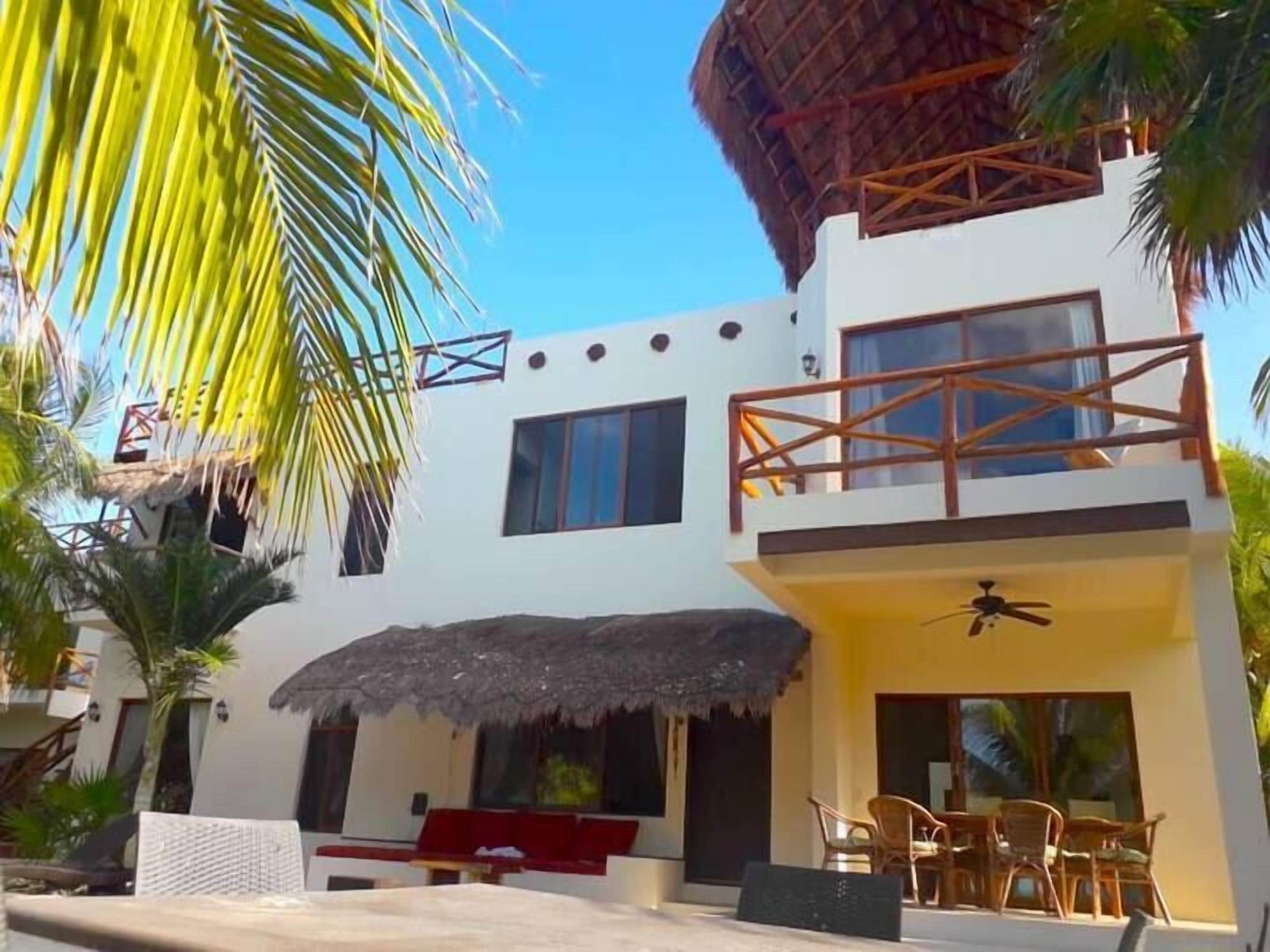La Puerta Azul Beachfront Adults Only