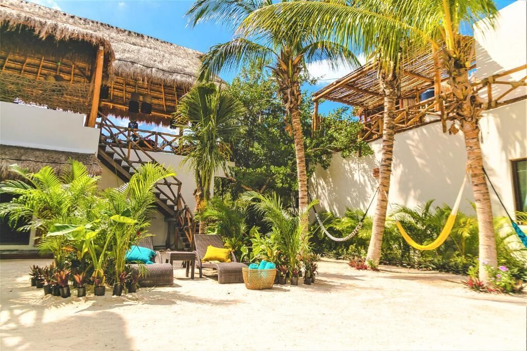 La Puerta Azul Beachfront Adults Only