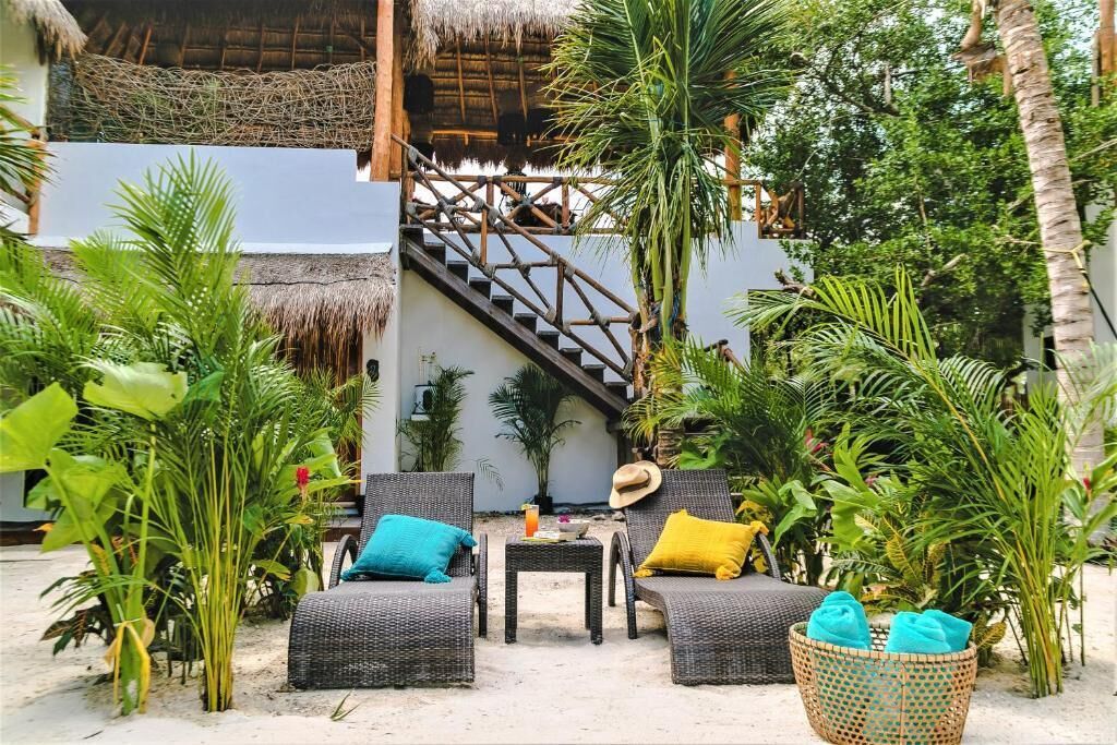 La Puerta Azul Beachfront Adults Only