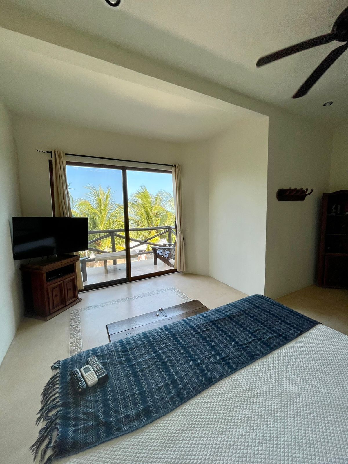 La Puerta Azul Beachfront Adults Only