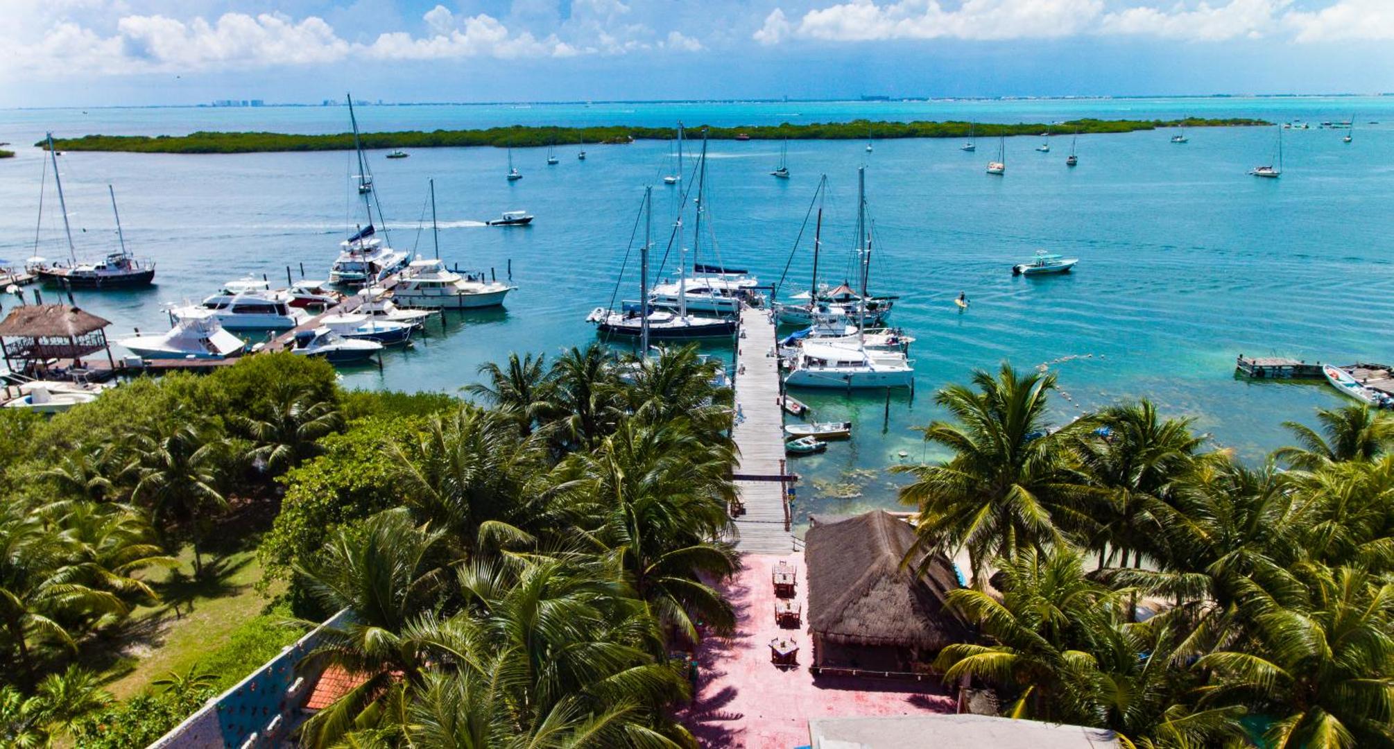 El Milagro Beach Hotel & Marina
