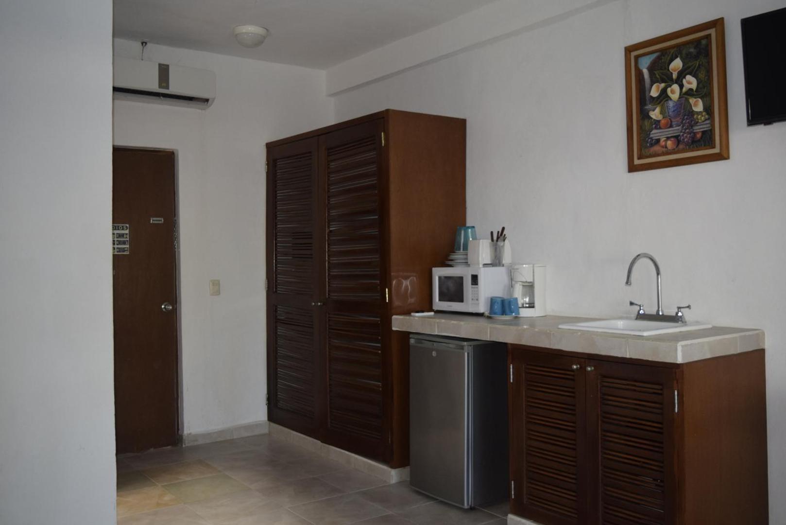 Hotel Plaza Almendros