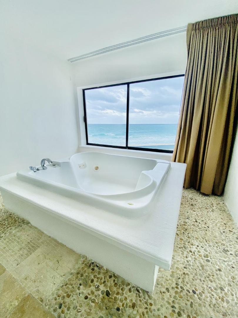 Cyan Cancun Resort & Spa