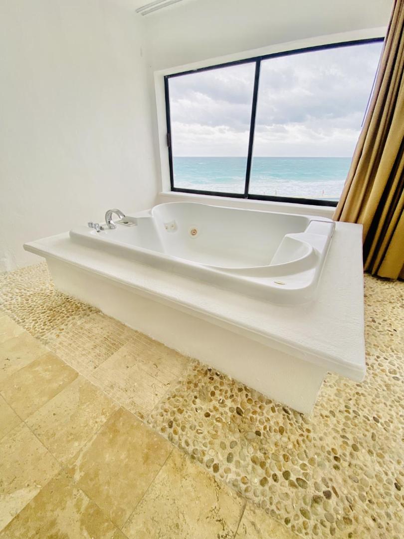 Cyan Cancun Resort & Spa
