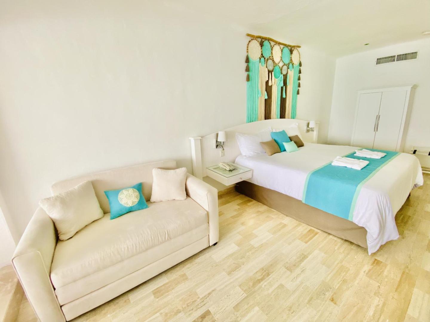 Cyan Cancun Resort & Spa