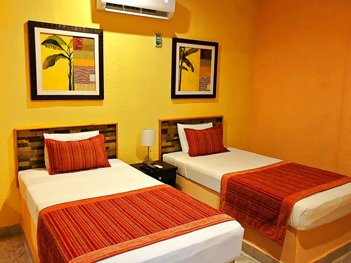 Hotel Versalles Suites