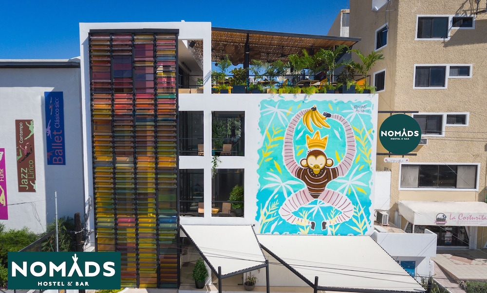 Nomads Hotel, Hostel & Bar Cancun