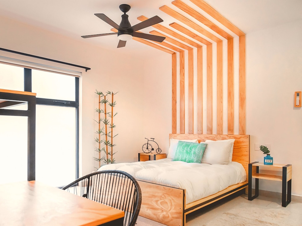 Nomads Hotel, Hostel & Bar Cancun