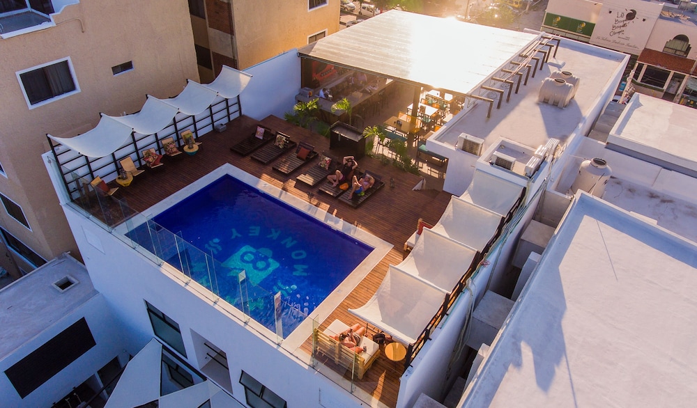 Nomads Hotel, Hostel & Bar Cancun
