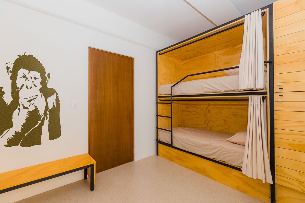 Nomads Hotel, Hostel & Bar Cancun