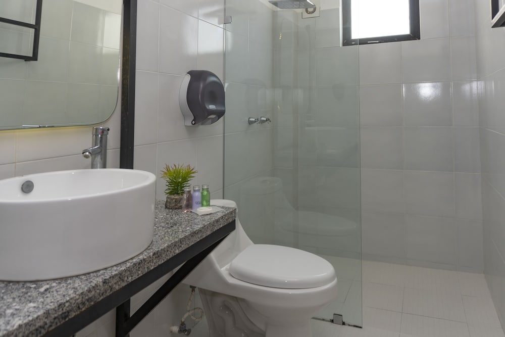 Nomads Hotel, Hostel & Bar Cancun