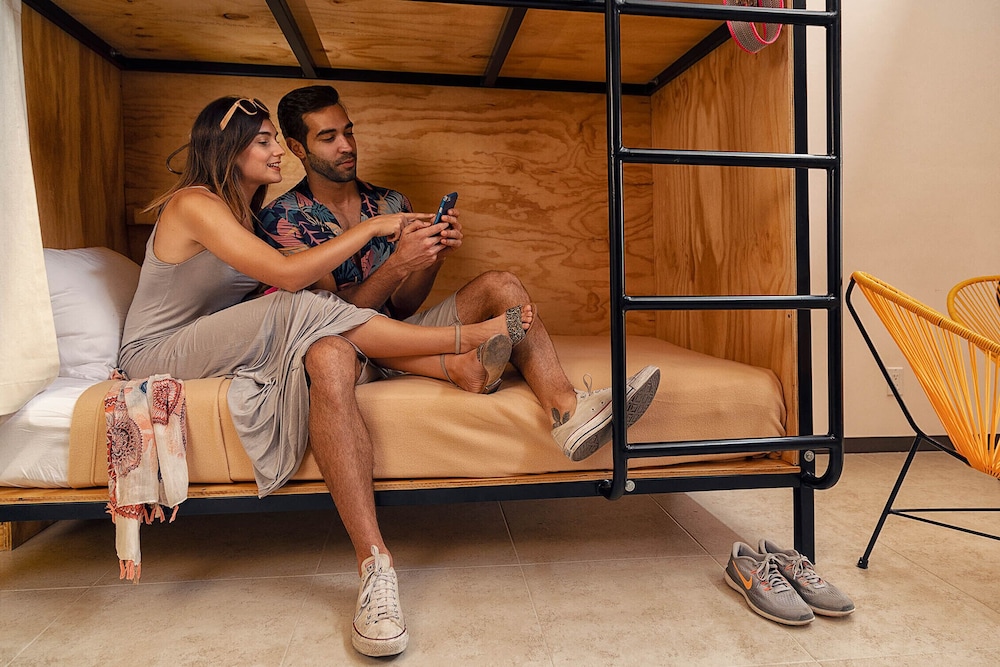Nomads Hotel, Hostel & Bar Cancun
