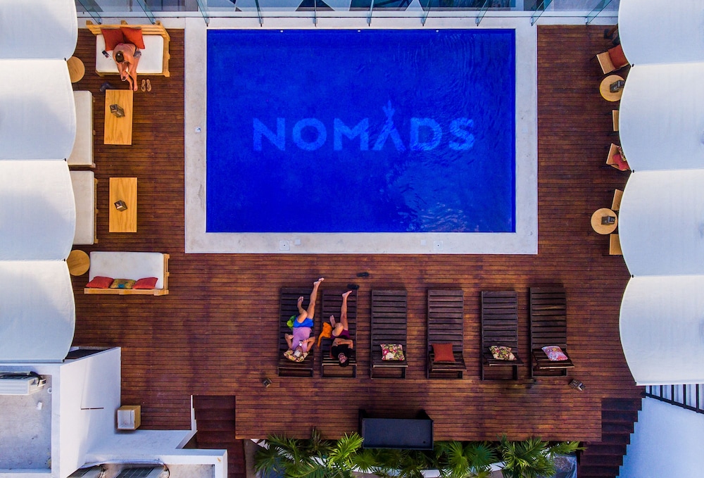 Nomads Hotel, Hostel & Bar Cancun