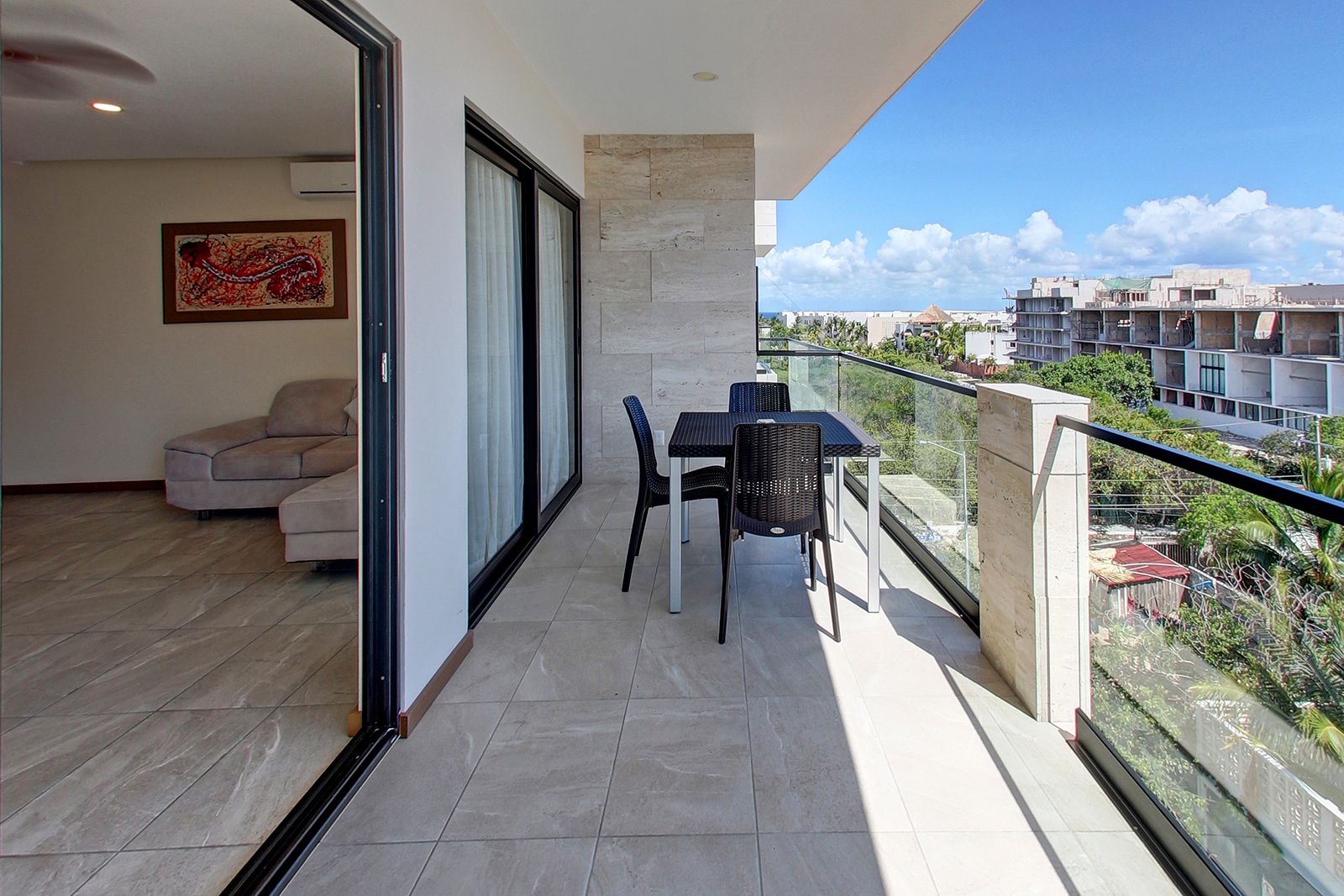 Grand Fifty Suites