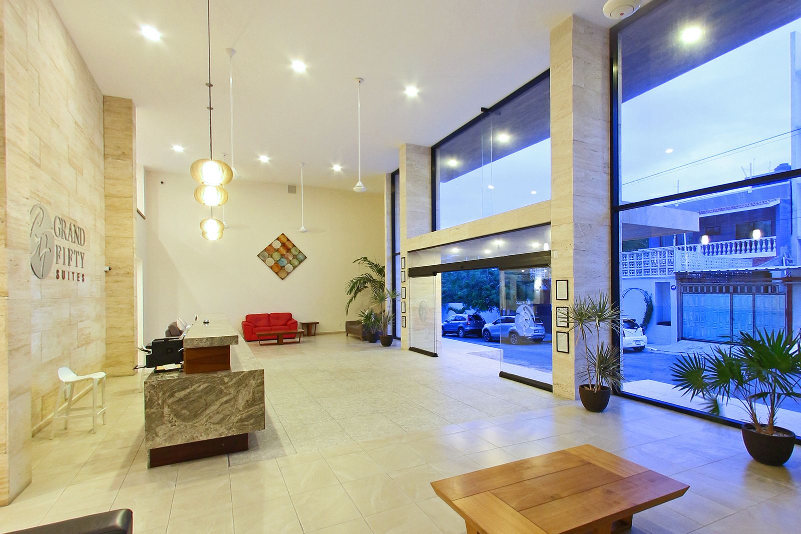 Grand Fifty Suites