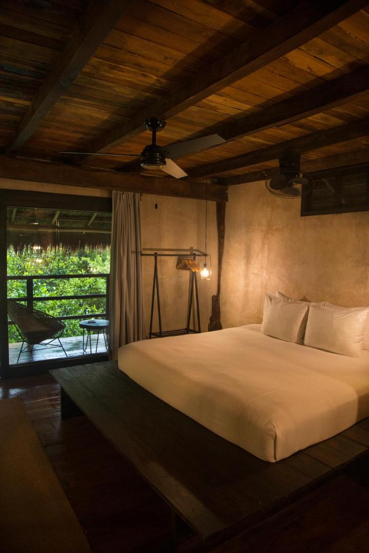 Amor Rooms