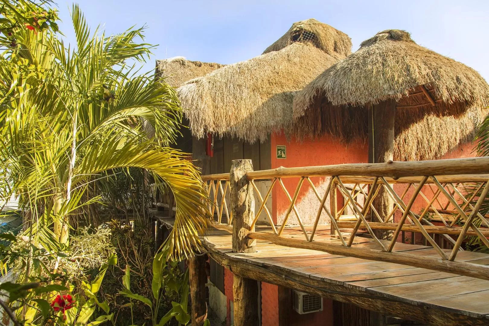 L.Hotelito