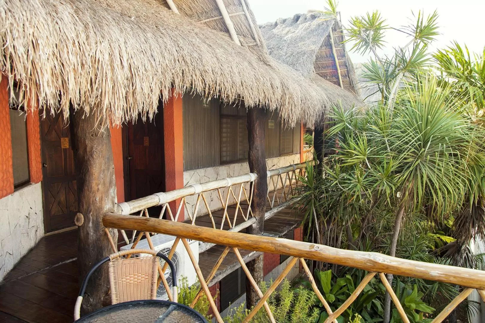 L.Hotelito