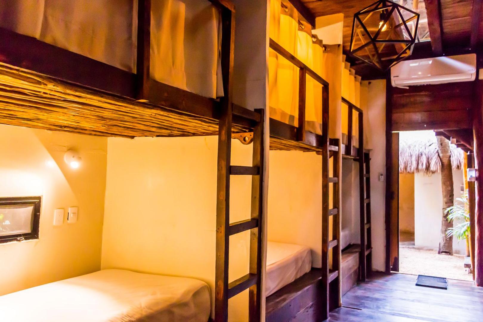 Mar & Carmen Beach Hostal