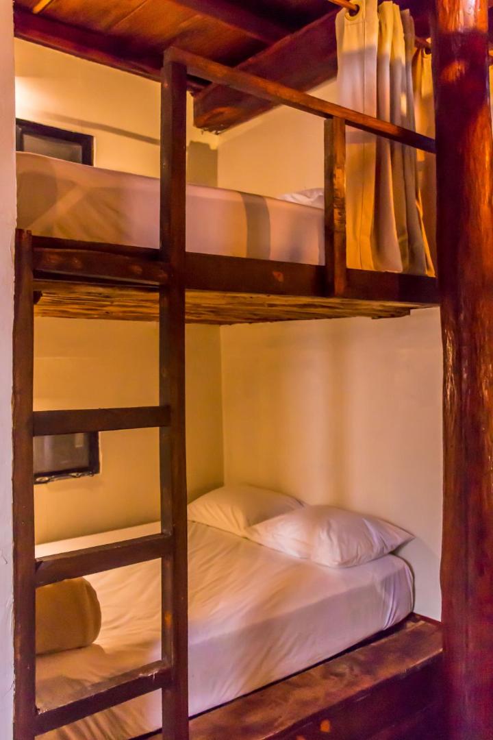 Mar & Carmen Beach Hostal