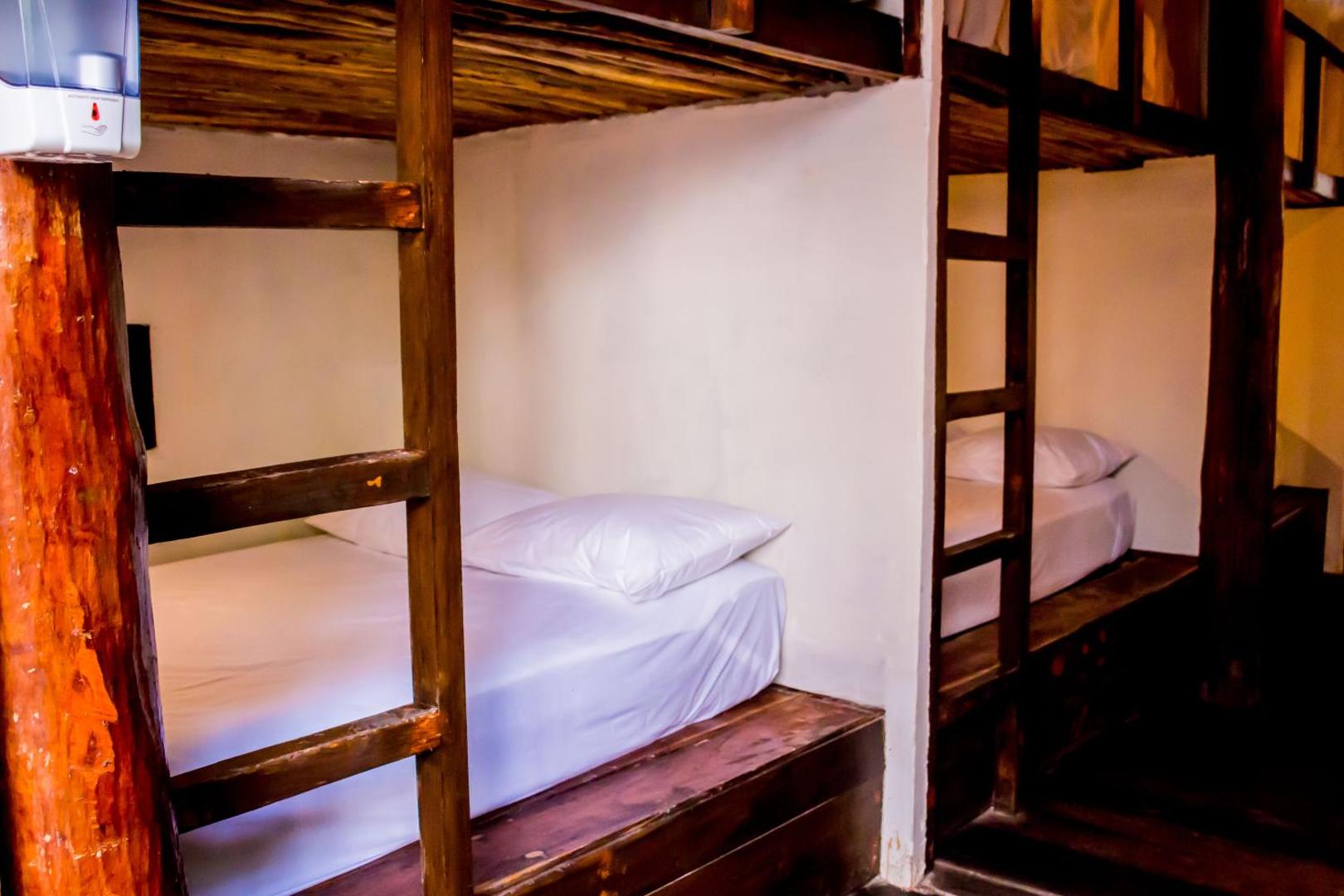 Mar & Carmen Beach Hostal