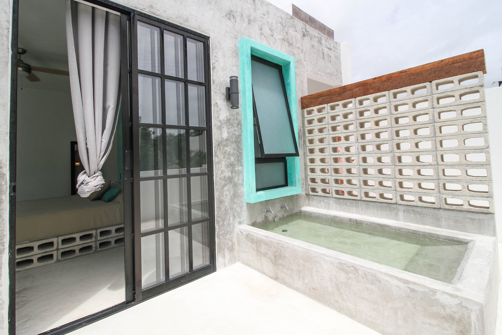 Turquoise Petit Hotel