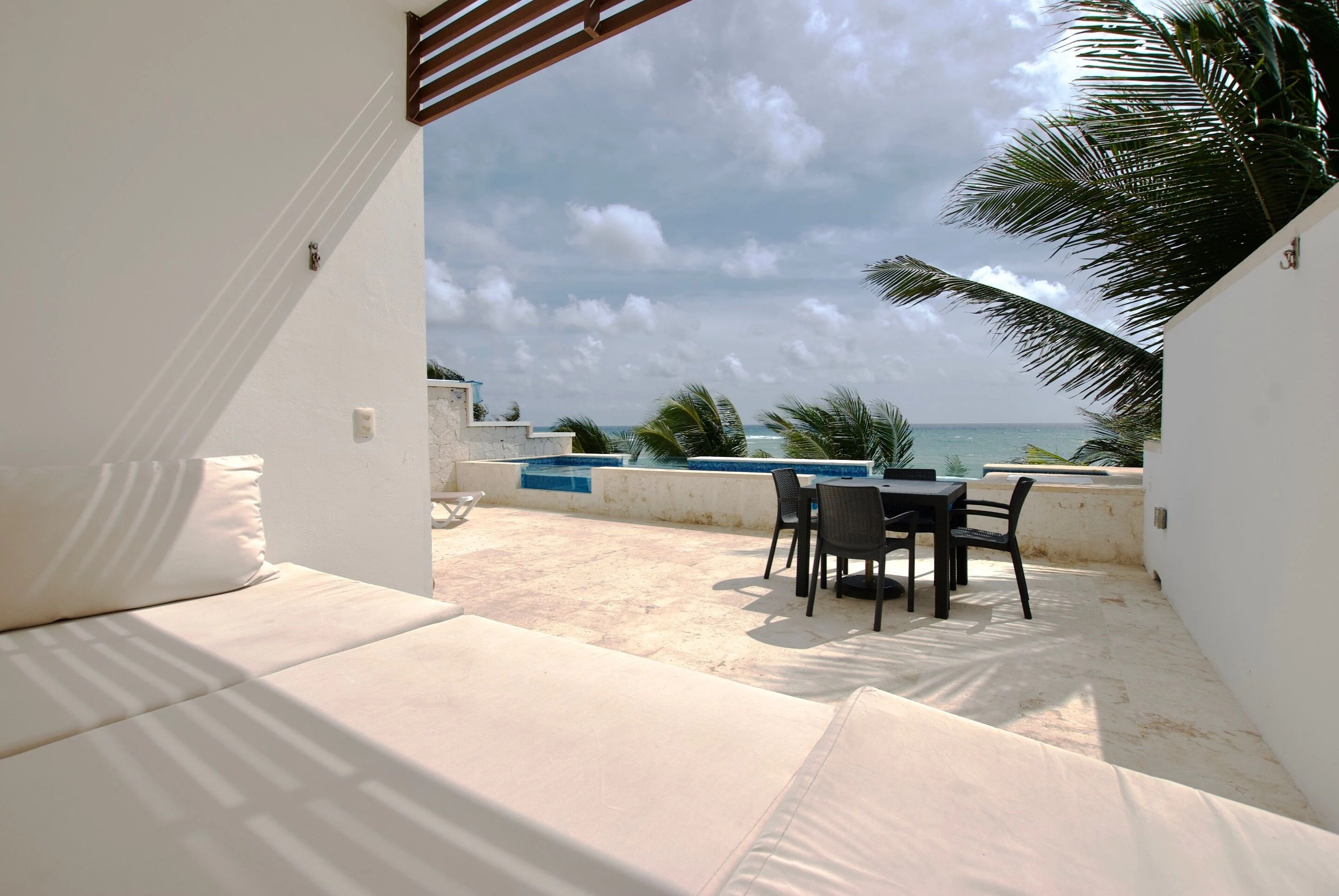 Casa Coral Luxury Condos