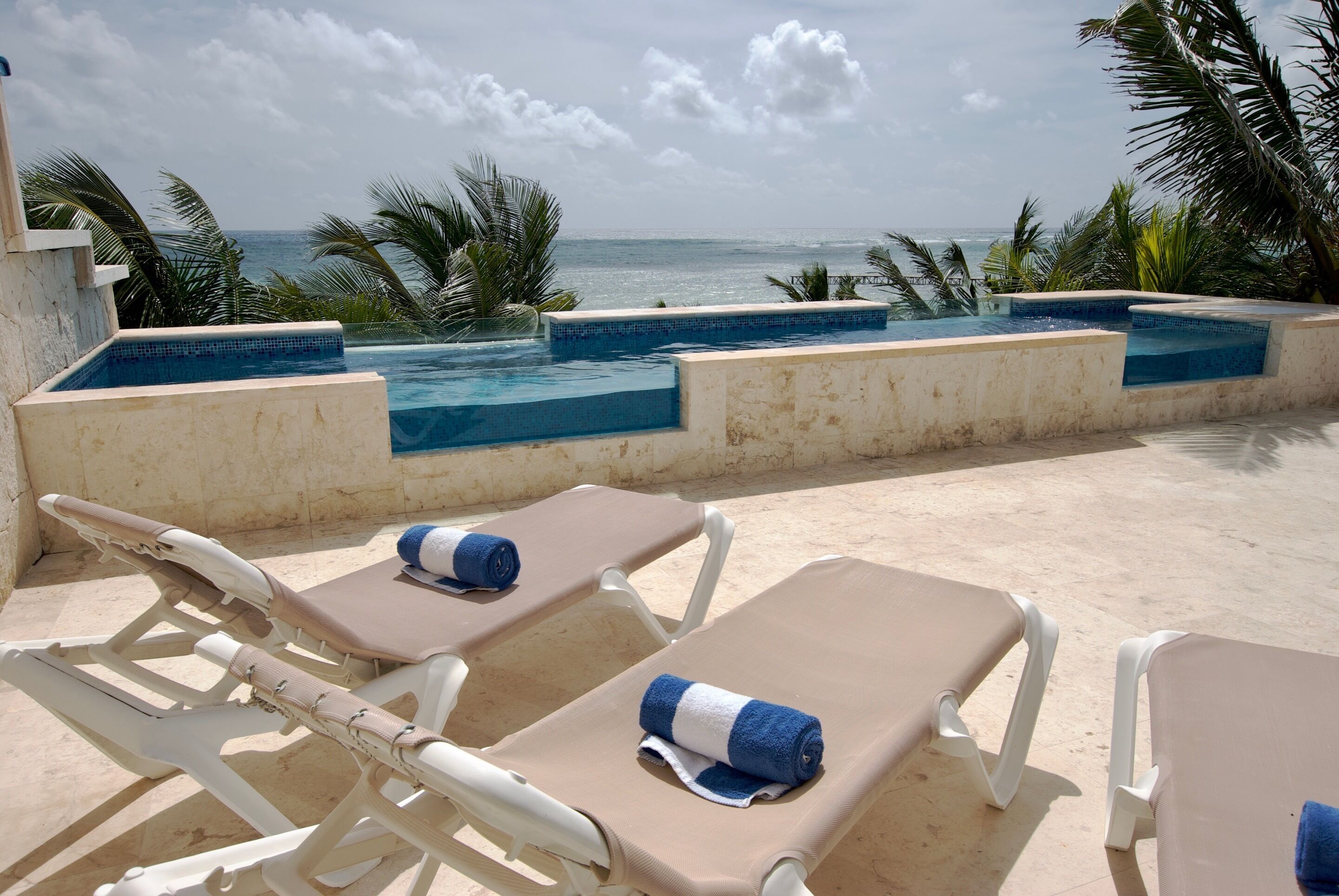 Casa Coral Luxury Condos
