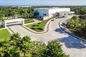 Kiin Luxury Condos Riviera Maya