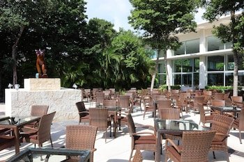Paraiso Maya Luxury Resort