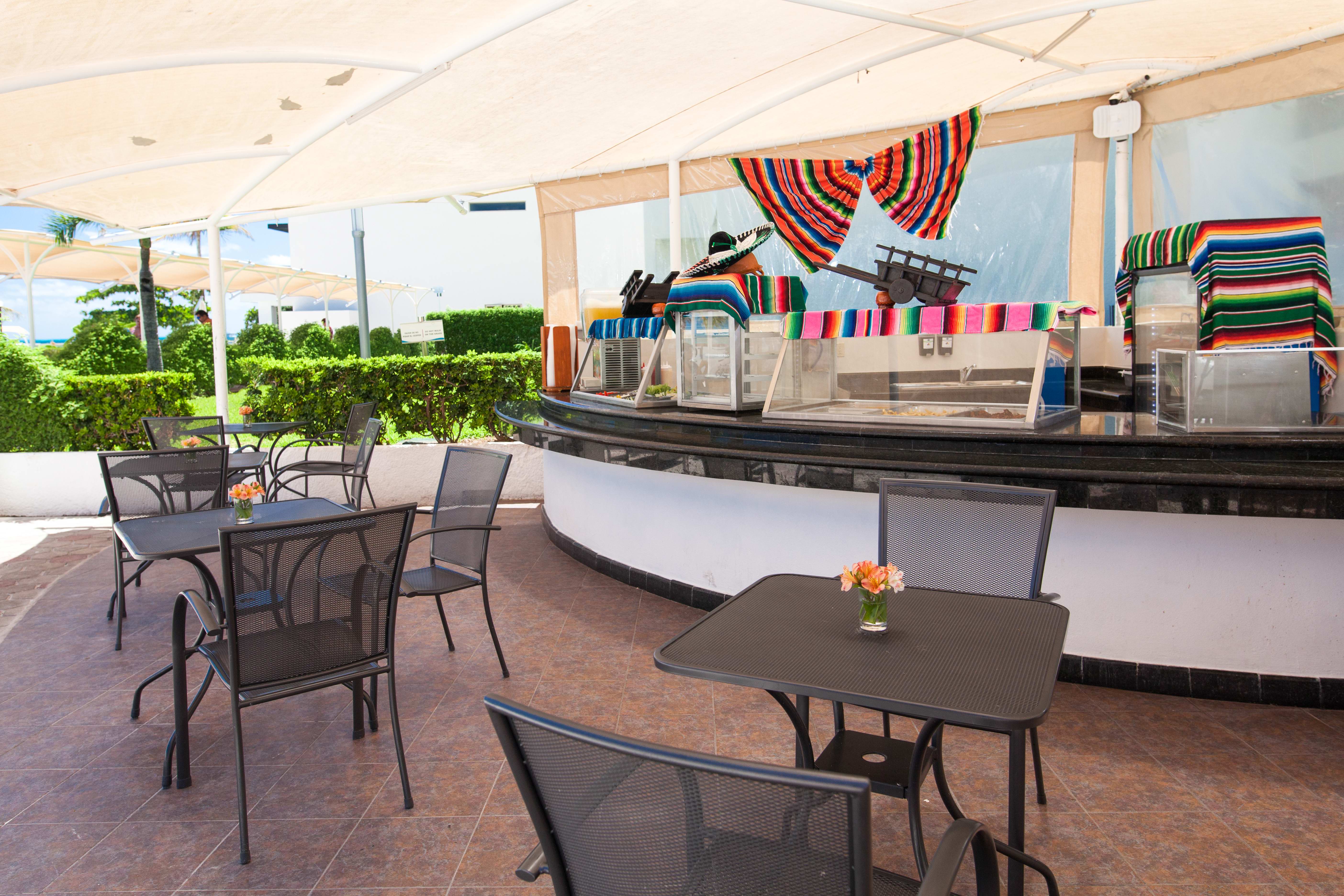 Aquamarina Beach Hotel Cancun
