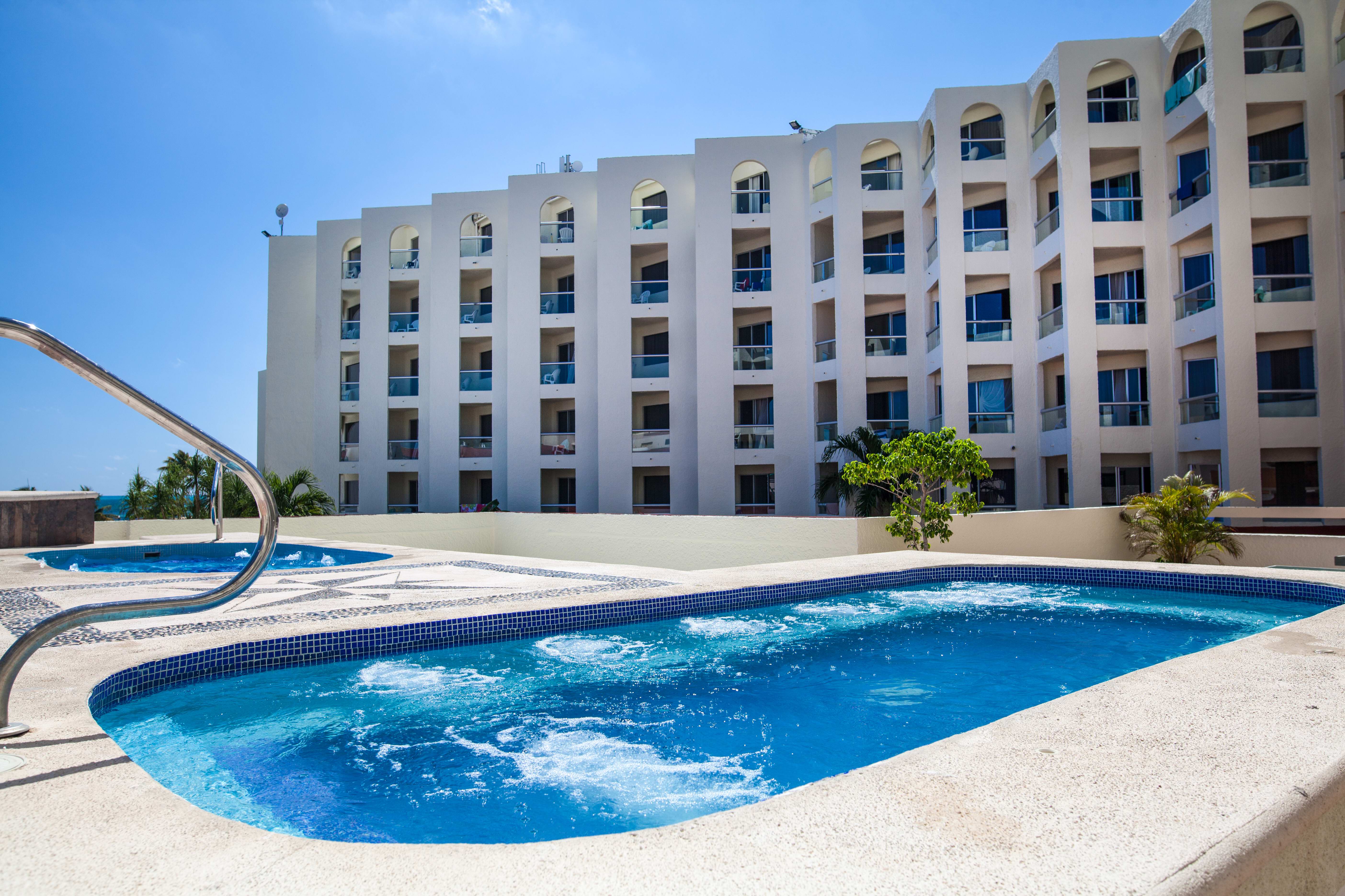 Aquamarina Beach Hotel Cancun