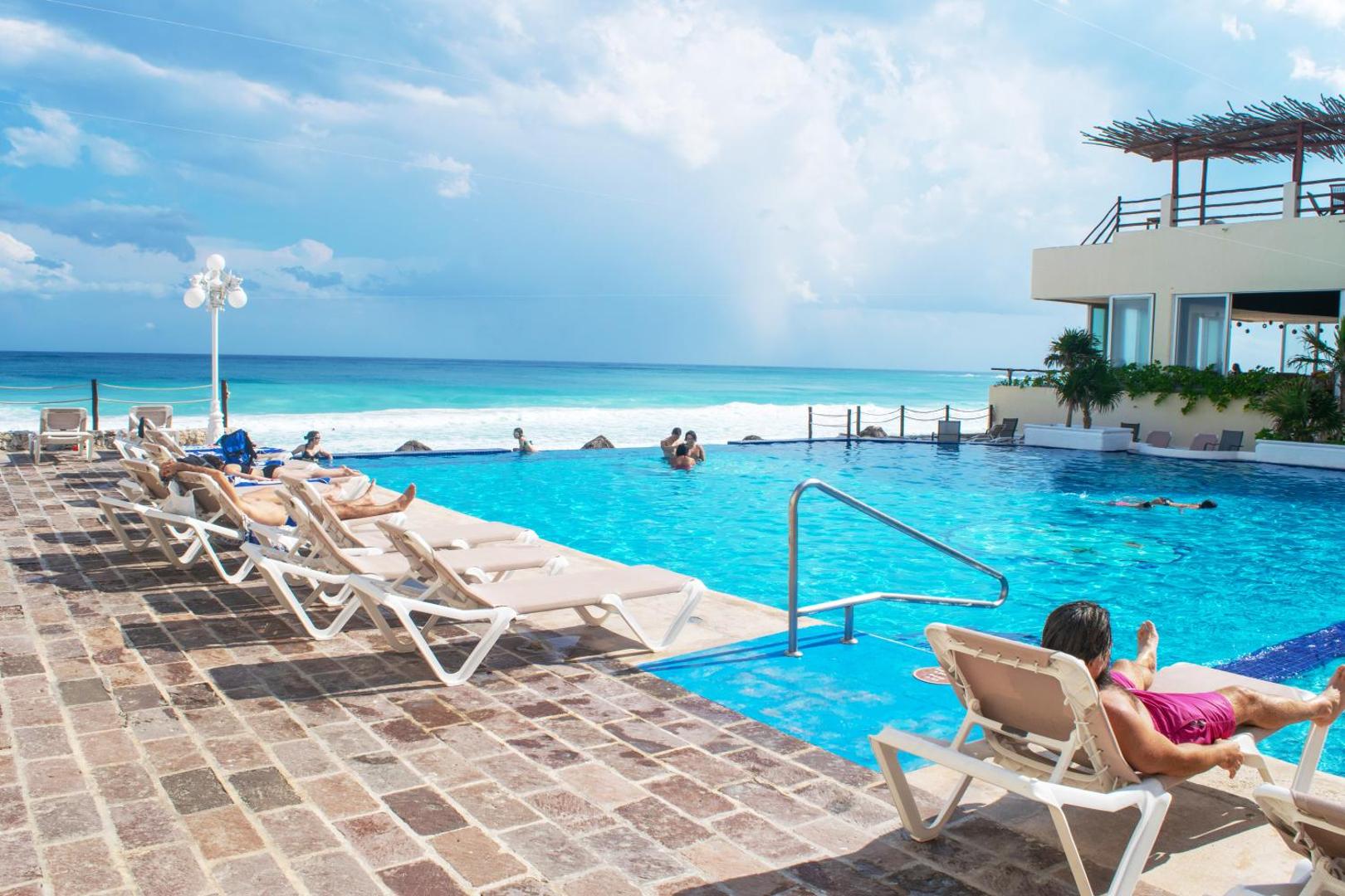 BSEA Cancun Plaza
