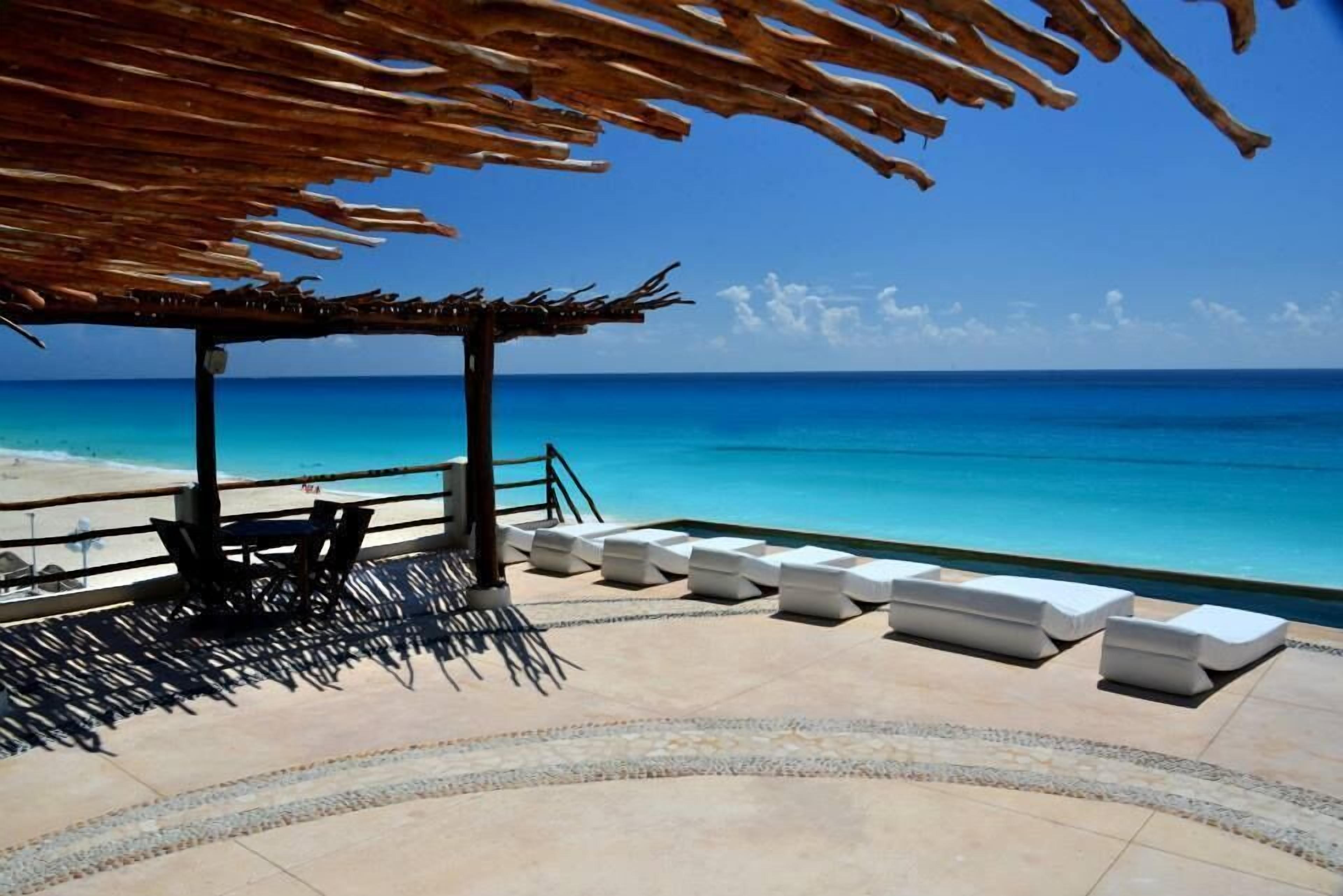 BSEA Cancun Plaza