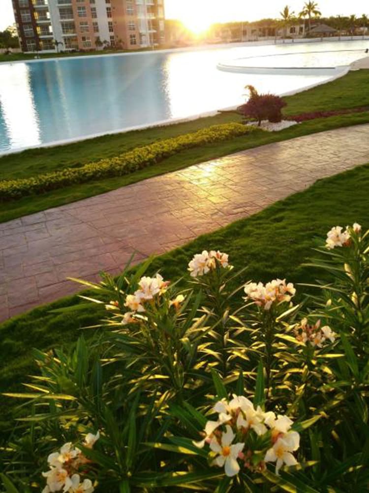 Dreams Lagoon