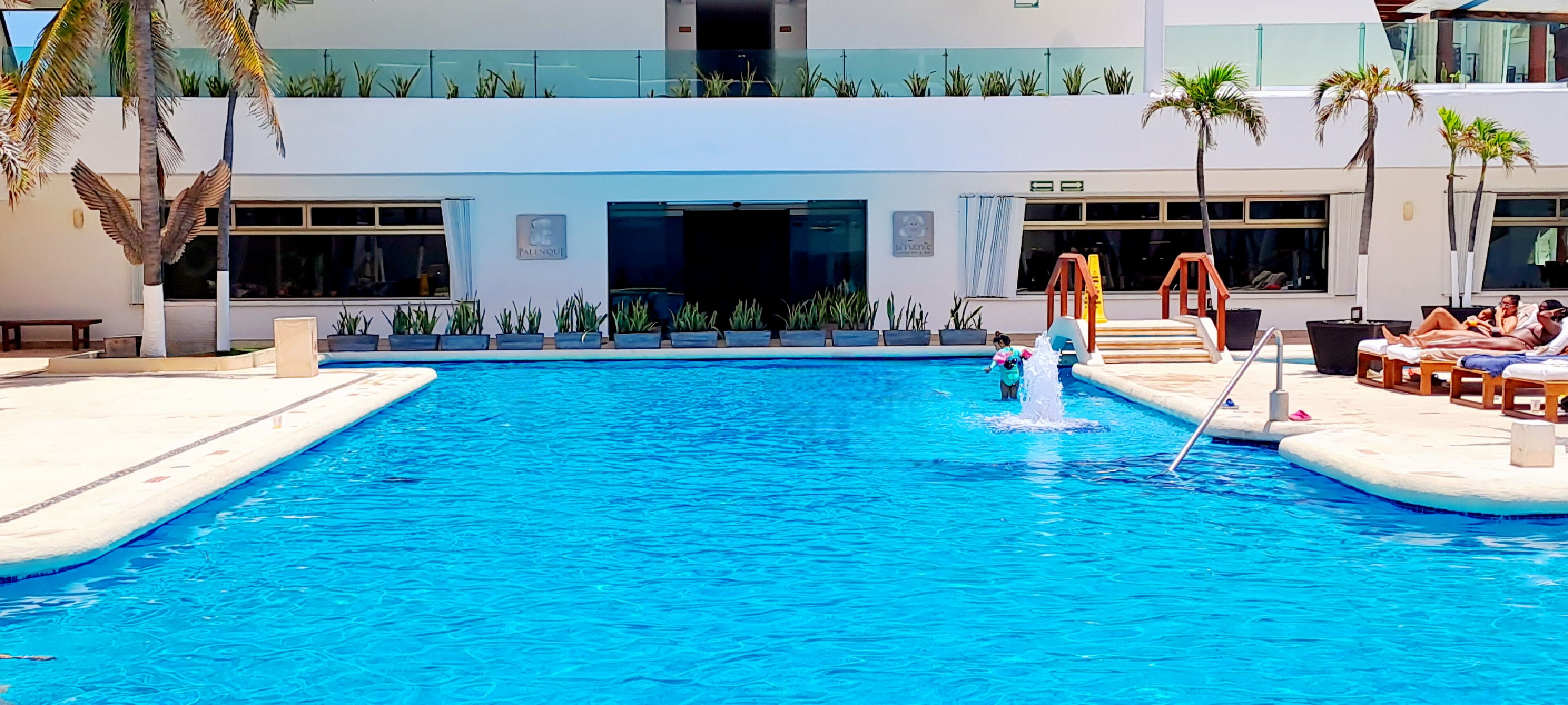 Flamingo Cancun Resort