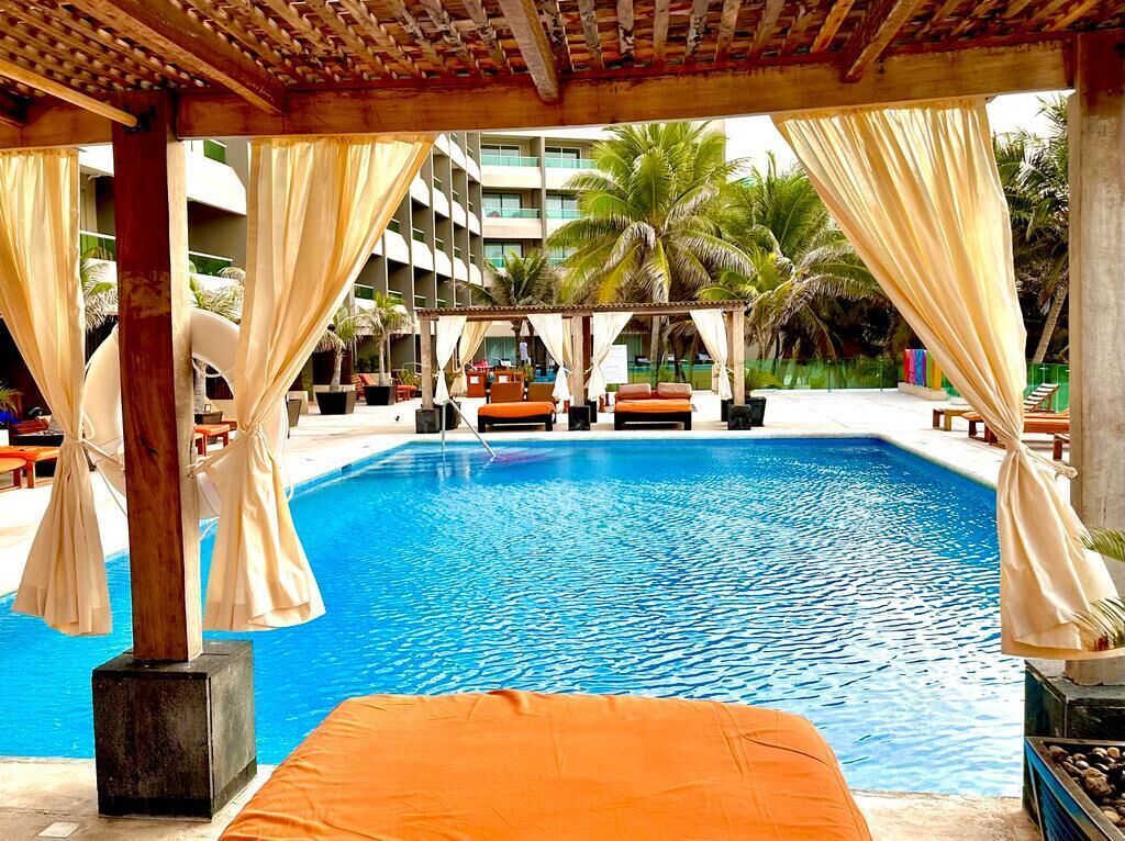 Flamingo Cancun Resort