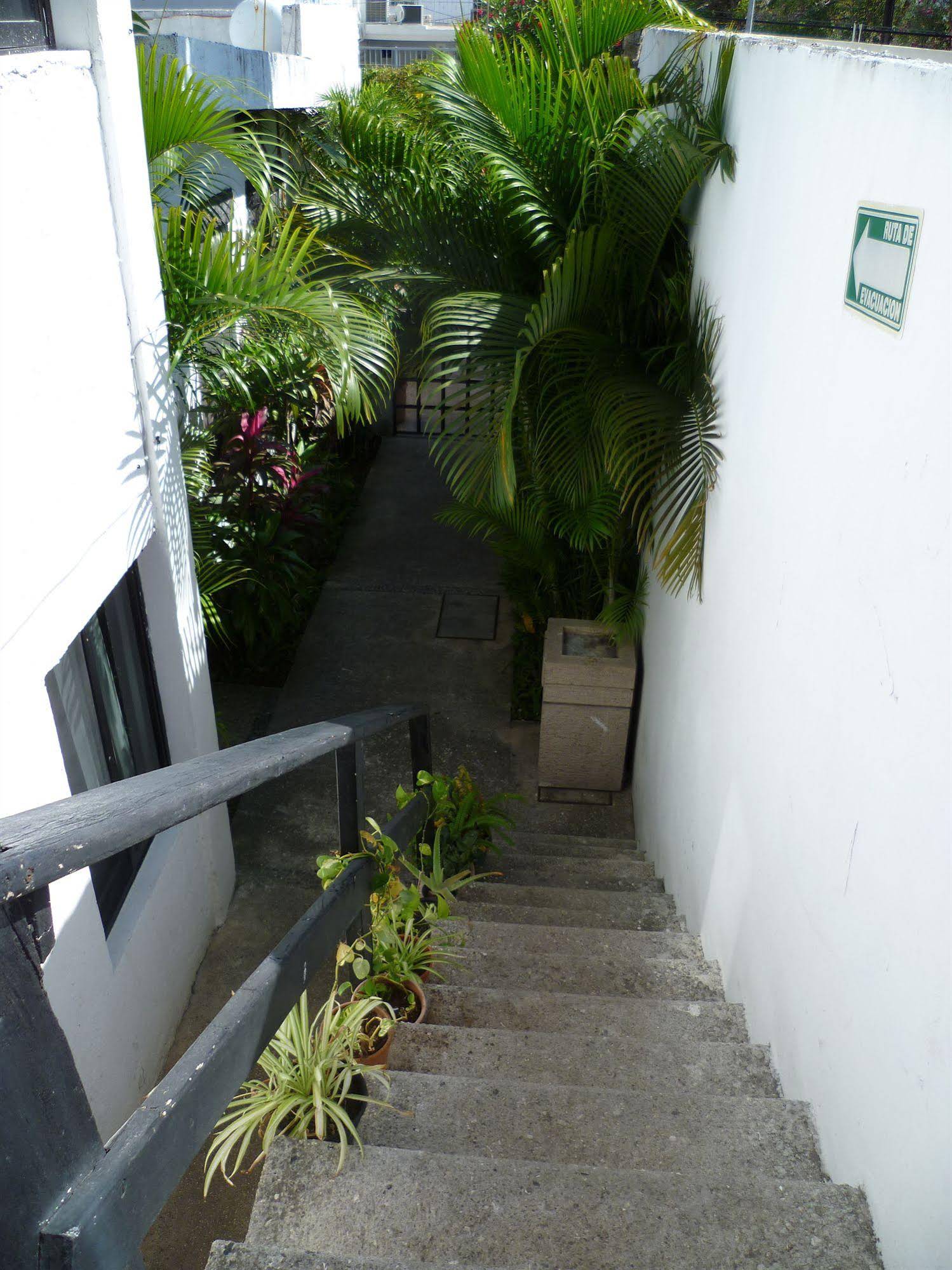 Haina Hostal