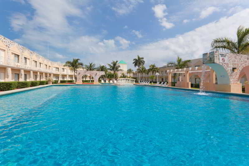 Holiday Inn Express Cancun Zonaera